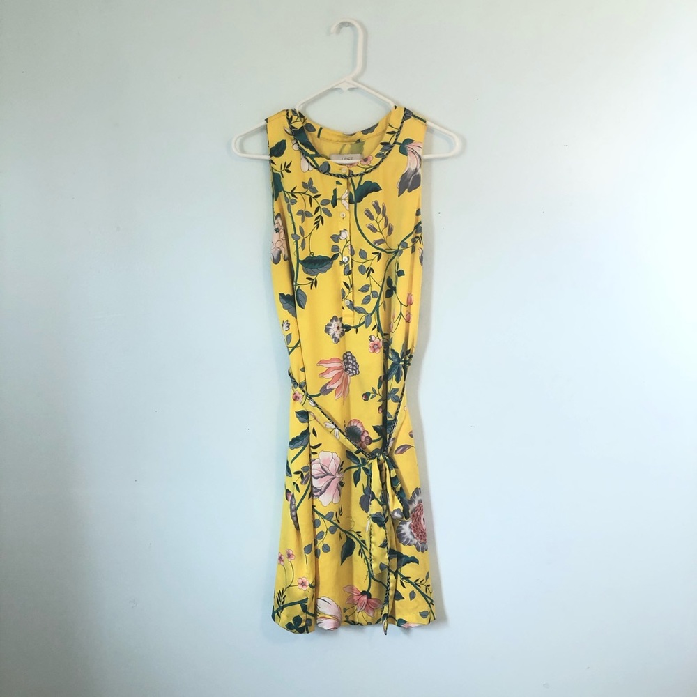 LOFT Midi floral dress. Waist cinching tie belt.